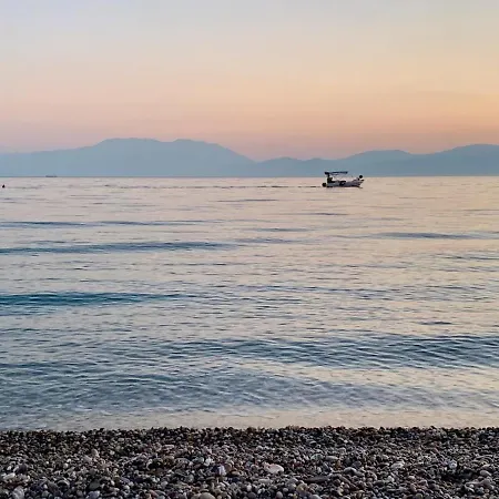 Stunning Greek Villa, Private Pool, Beach, Sleeps 2-8 *